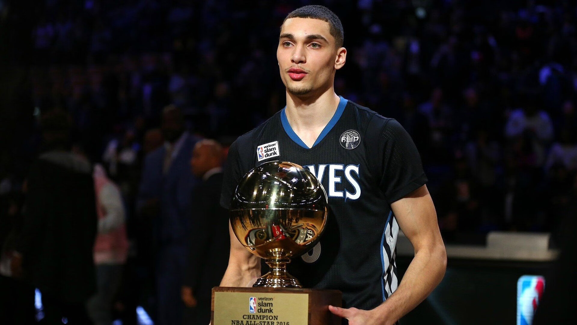 奇才对阵浙江队，霍勒迪彻底打爆防线