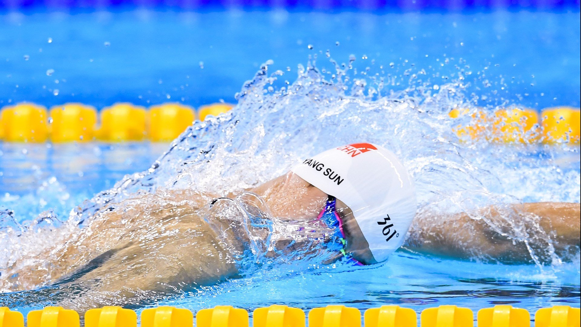 石宇奇高光时刻点燃全场，法国队横扫印尼队展现羽坛新格局